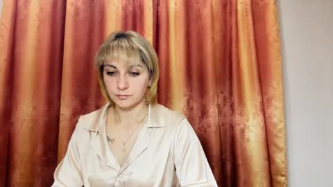 Snapshot of crystalfever_ chatting on 05-16-26, 07:45 Mary online show from 05-16-26, 07:45