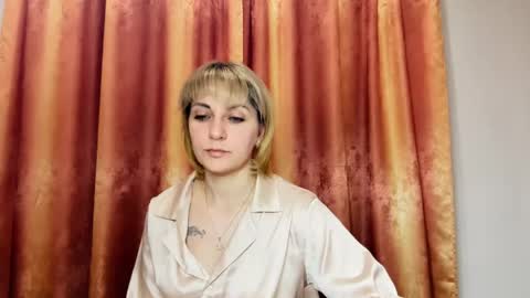 Snapshot of crystalfever_ chatting on 05-16-26, 08:07 Mary online show from 05-16-26, 08:07