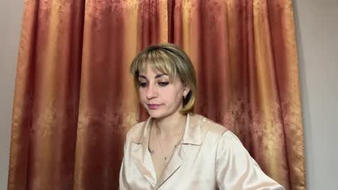 Snapshot of crystalfever_ chatting on 05-17-26, 07:32 Mary online show from 05-17-26, 07:32
