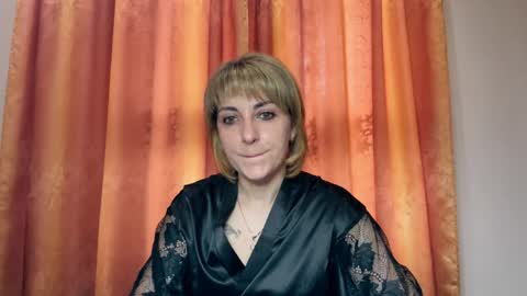 Snapshot of crystalfever_ chatting on 05-18-26, 08:20 Mary online show from 05-18-26, 08:20