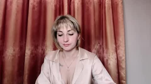 Snapshot of crystalfever_ chatting on 05-20-26, 08:59 Mary online show from 05-20-26, 08:59