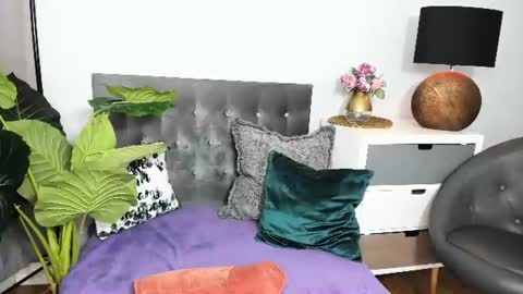 Crystal online show from 06-27-26, 04:39