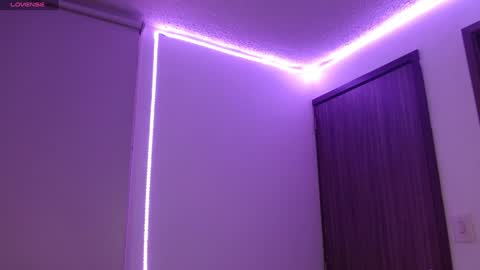 Olivia  online show from 01-11-25, 03:23