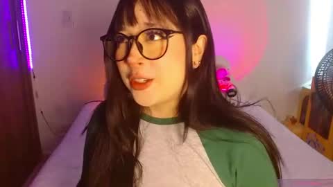 Snapshot of crystalitesq chatting on 06-23-26, 01:42 Olivia online show from 06-23-26, 01:42