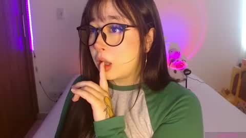 Snapshot of crystalitesq chatting on 07-22-26, 01:36 Olivia online show from 07-22-26, 01:36