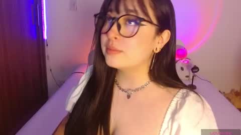 Snapshot of crystalitesq chatting on 07-24-26, 01:36 Olivia online show from 07-24-26, 01:36