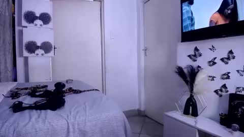 crystaljes online show from 11-13-25, 05:56