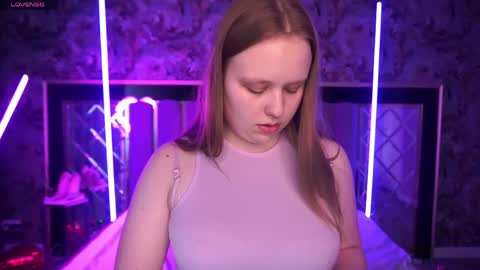 crystallpaws_ online show from 04-08-26, 05:51