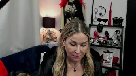 CrystalHotty online show from 02-25-25, 09:09