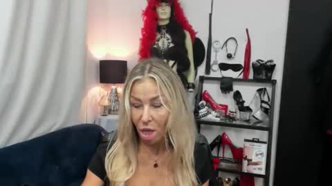 CrystalHotty online show from 09-17-25, 04:25