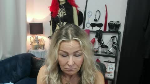 CrystalHotty online show from 05-19-26, 04:52