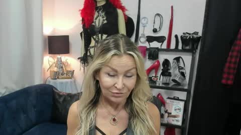 CrystalHotty online show from 05-28-26, 04:32