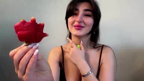 Snapshot of crystlepipkins chatting on 05-25-26, 06:52 Diana online show from 05-25-26, 06:52