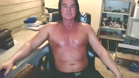 Yup... kinda old but Stop in and say hello online show from 05-17-26, 04:54