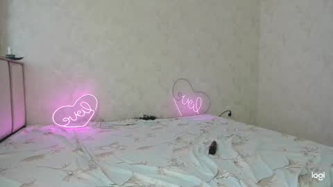 cuddlies2 online show from 12-23-24, 04:33