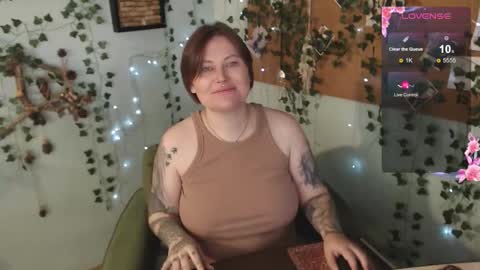 Snapshot of cuddlieschris chatting on 09-10-25, 02:33 Chris online show from 09-10-25, 02:33