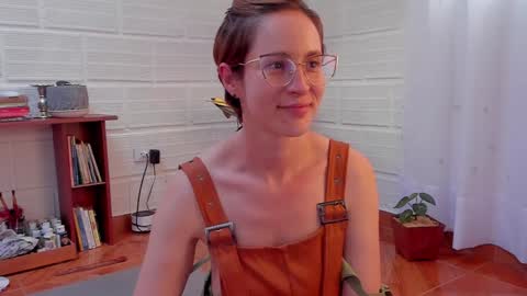 Leonela online show from 01-18-25, 09:45