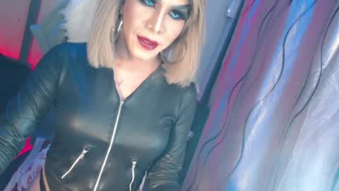 CUMMELA SLUTI online show from 07-17-26, 10:11