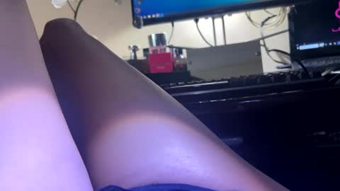 Snapshot of cum_all_over_mmee chatting on 02-21-25, 07:34 im KIM new girl to spoil online show from 02-21-25, 07:34