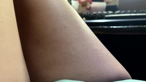 Snapshot of cum_all_over_mmee chatting on 02-25-25, 05:52 im KIM new girl to spoil online show from 02-25-25, 05:52