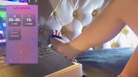 Snapshot of cum_all_over_mmee chatting on 09-09-25, 05:23 im KIM new girl to spoil online show from 09-09-25, 05:23
