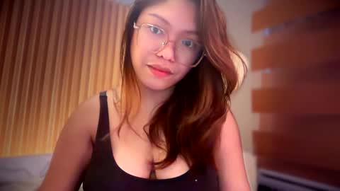Snapshot of cum_all_over_mmee chatting on 04-25-26, 03:31 im KIM new girl to spoil online show from 04-25-26, 03:31