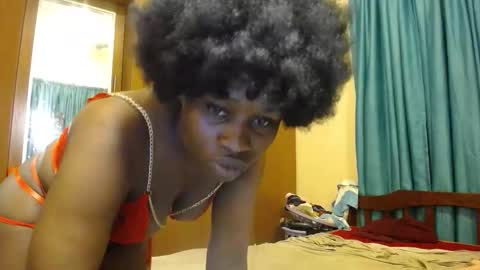 Snapshot of cum_bhaddie chatting on 10-11-25, 04:16 Cammy online show from 10-11-25, 04:16