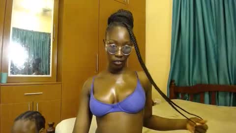 Snapshot of cum_bhaddie chatting on 10-14-25, 05:58 Cammy online show from 10-14-25, 05:58