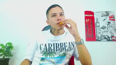 Snapshot of cumandres chatting on 04-28-26, 03:17 cumandres online show from 04-28-26, 03:17