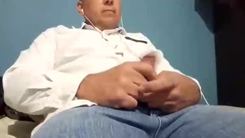 Snapshot of cumbian_chero chatting on 02-24-25, 12:48 cumbian_chero online show from 02-24-25, 12:48