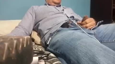 Snapshot of cumbian_chero chatting on 10-05-25, 09:24 cumbian_chero online show from 10-05-25, 09:24