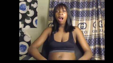 Snapshot of cumebony_petit chatting on 10-10-25, 09:47 cumebony_petit online show from 10-10-25, 09:47