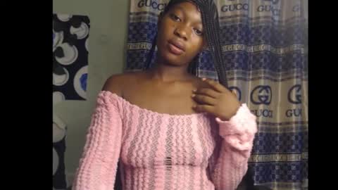 Snapshot of cumebony_petit chatting on 10-13-25, 08:31 cumebony_petit online show from 10-13-25, 08:31