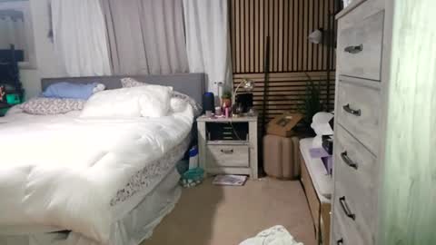 cumguzzlingskank online show from 06-18-26, 01:28