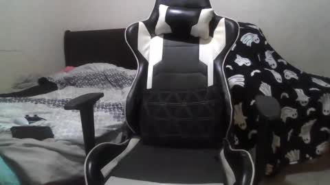 cummachine2022 online show from 10-07-25, 12:30