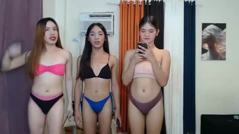 Snapshot of cummer_girls chatting on 09-28-25, 05:02 via medusa danna lerie scarlet online show from 09-28-25, 05:02