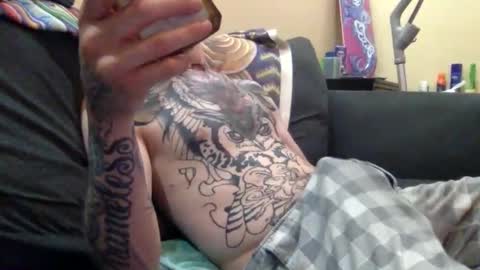 Snapshot of cumonover420 chatting on 05-19-26, 03:02 cumonover420 online show from 05-19-26, 03:02