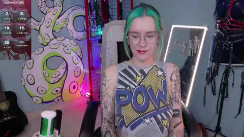 Snapshot of cumpotikeve chatting on 02-12-26, 02:28 CUMpotikEve online show from 02-12-26, 02:28