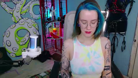 Snapshot of cumpotikeve chatting on 03-02-26, 07:15 CUMpotikEve online show from 03-02-26, 07:15