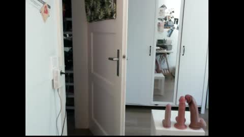 Snapshot of cumshow_x chatting on 06-13-26, 10:35 Cumshow online show from 06-13-26, 10:35