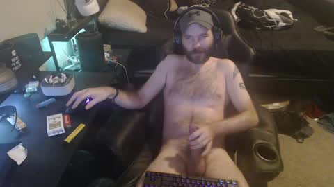 Snapshot of cumslinger2003 chatting on 12-31-24, 02:14 cumslinger2003 online show from 12-31-24, 02:14