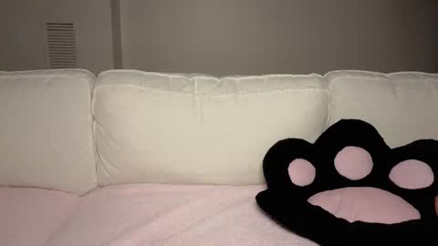 Anna online show from 10-31-25, 12:33