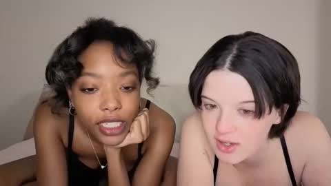 Anna online show from 11-30-25, 01:09