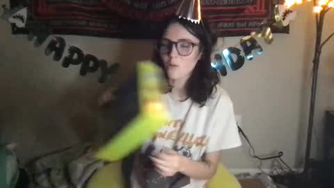 Cupid online show from 12-16-25, 11:21