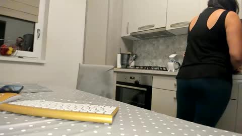 maria  alex online show from 10-13-25, 10:32