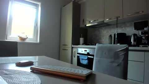 Snapshot of cuplu29 chatting on 06-15-26, 04:04 maria alex online show from 06-15-26, 04:04