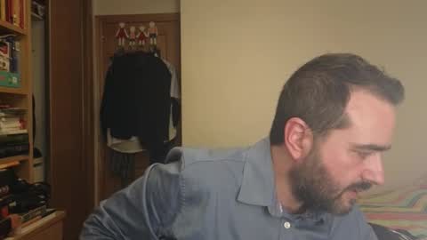 curiosillo1983 online show from 10-26-25, 05:52