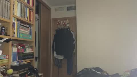 curiosillo1983 online show from 12-02-25, 03:51