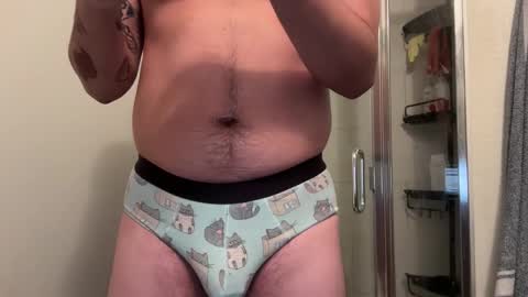 Snapshot of curiousbwcc chatting on 12-17-25, 11:33 curiousbwcc online show from 12-17-25, 11:33