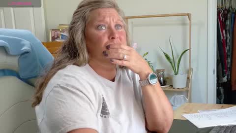 curious couple online show from 02-05-26, 06:45